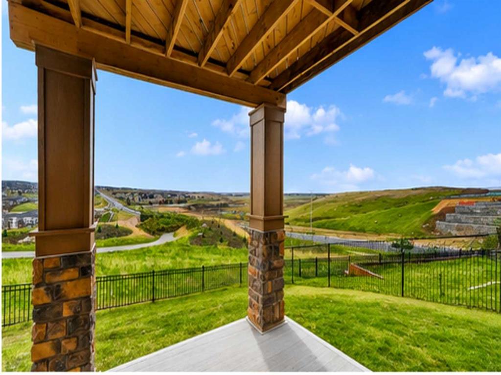 Picture of 30 Evansborough View NW, Calgary Real Estate Listing