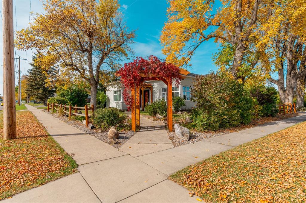 Picture of 405 3 Avenue W, Cardston Real Estate Listing