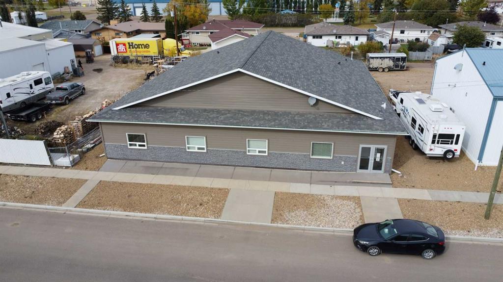 Picture of 410 2 Avenue W, Hanna Real Estate Listing