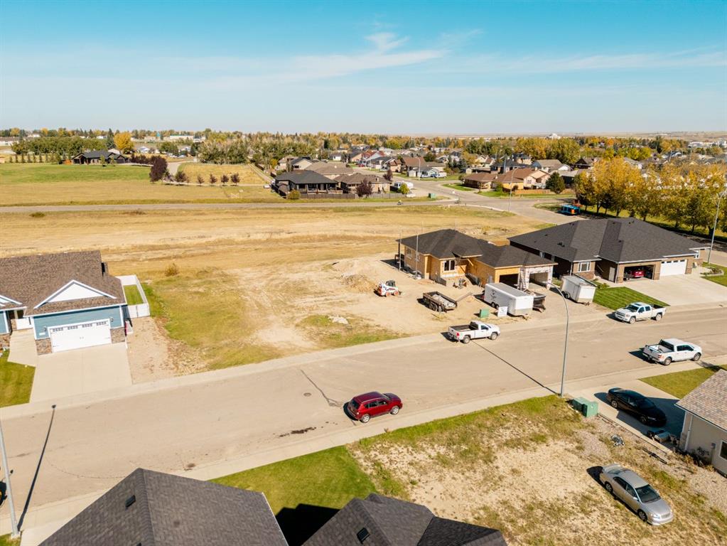 Picture of 729 Fairway Boulevard , Cardston Real Estate Listing