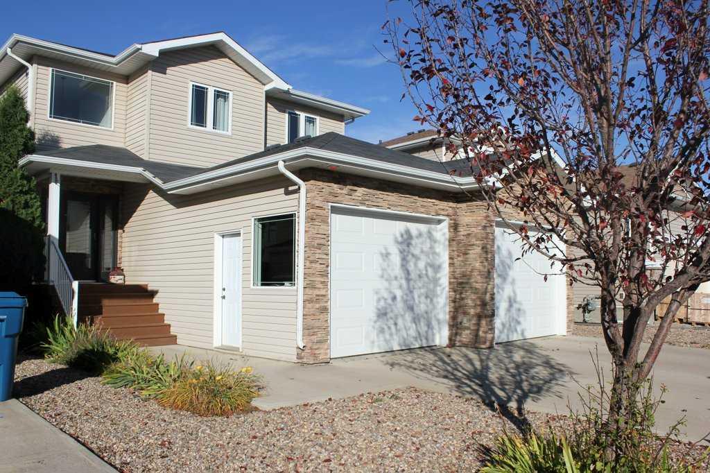 Picture of 938 Manor Place SE, Redcliff Real Estate Listing