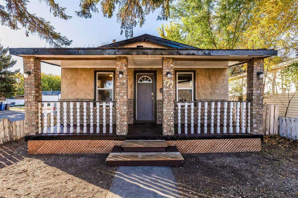 Picture of 777 7 Street SE, Medicine Hat Real Estate Listing