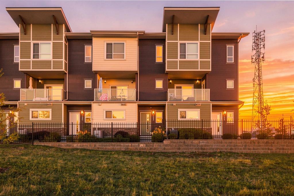 Picture of 132 Harvest Grove Walk NW, Calgary Real Estate Listing