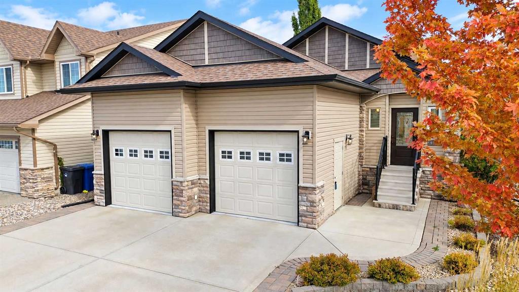 Picture of 6444 Cedar Way , Innisfail Real Estate Listing