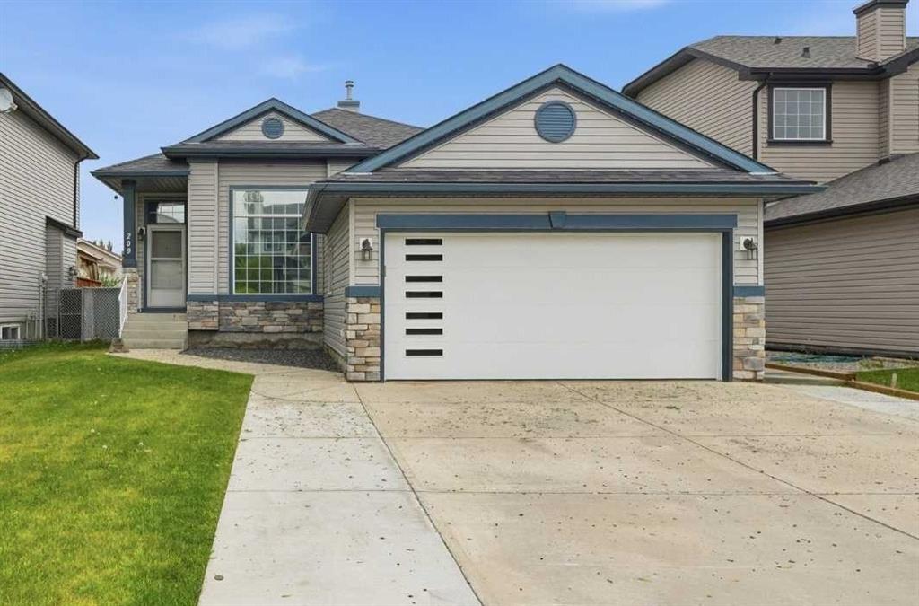 Picture of 209 Oakmere Close , Chestermere Real Estate Listing