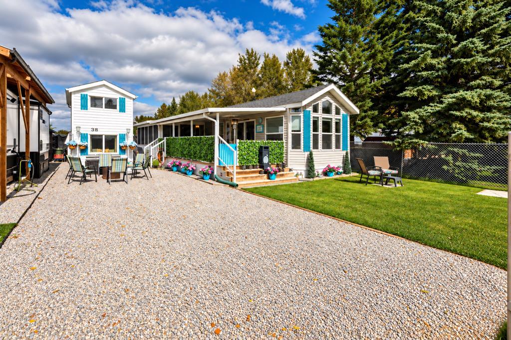 Picture of 39, 12036 Township Road 422  , Rural Ponoka County Real Estate Listing