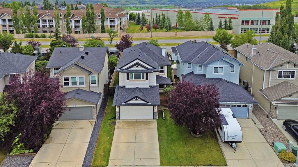 Picture of 38 Chapman Close SE, Calgary Real Estate Listing