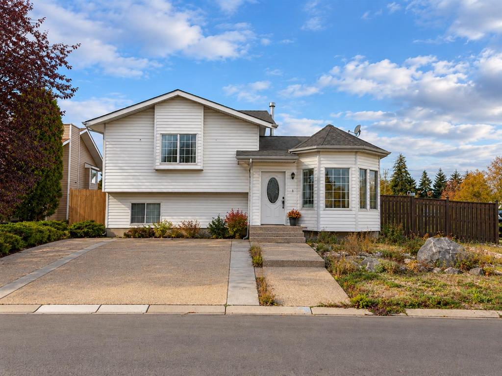Picture of 1 Pickering Close , Sylvan Lake Real Estate Listing