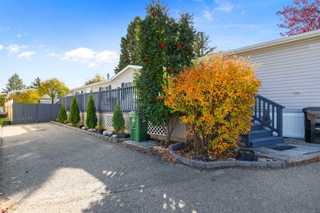 Picture of 443, 3223 83 Street NW, Calgary Real Estate Listing