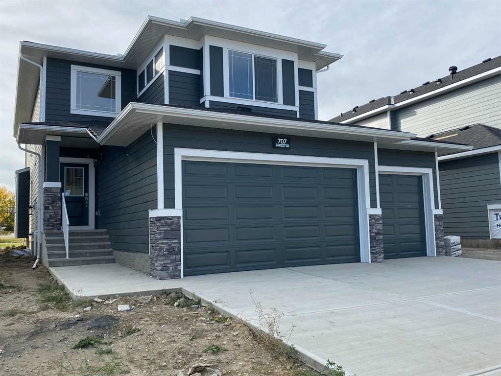 Picture of 707 Mandalay Avenue NW, Carstairs Real Estate Listing