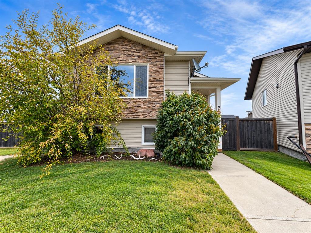 Picture of 9527 93 Street , Wembley Real Estate Listing