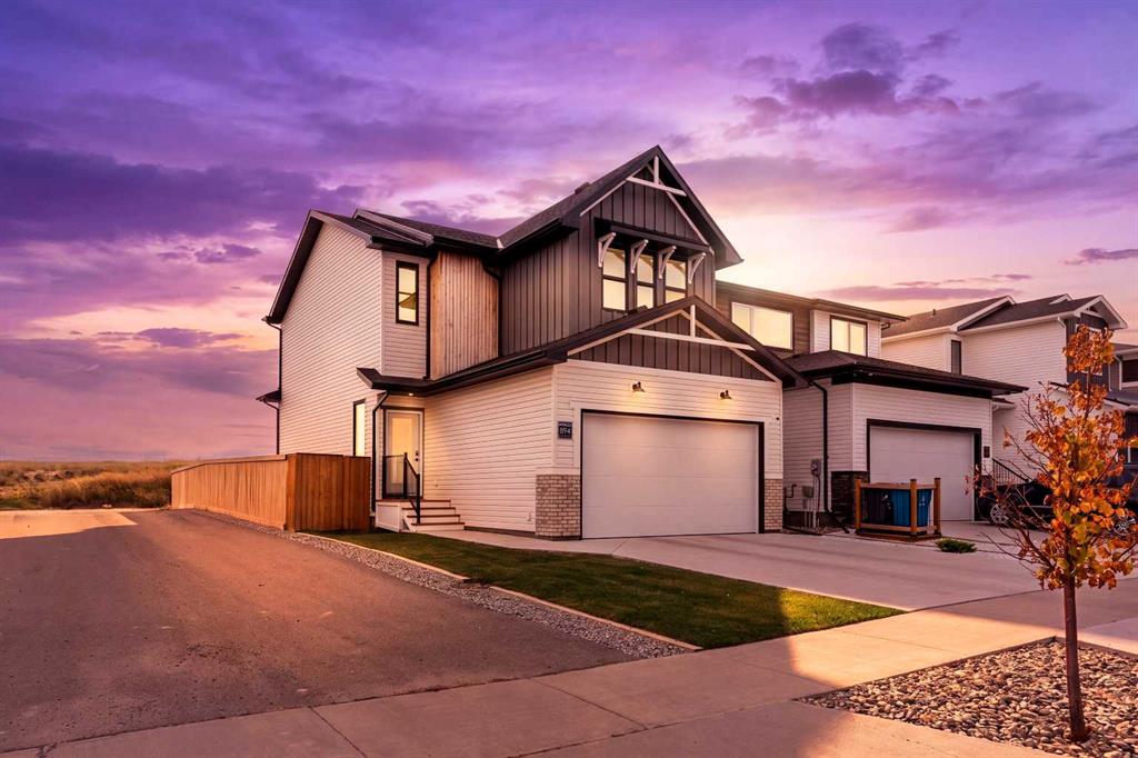 Picture of 894 Miners Boulevard W, Lethbridge Real Estate Listing