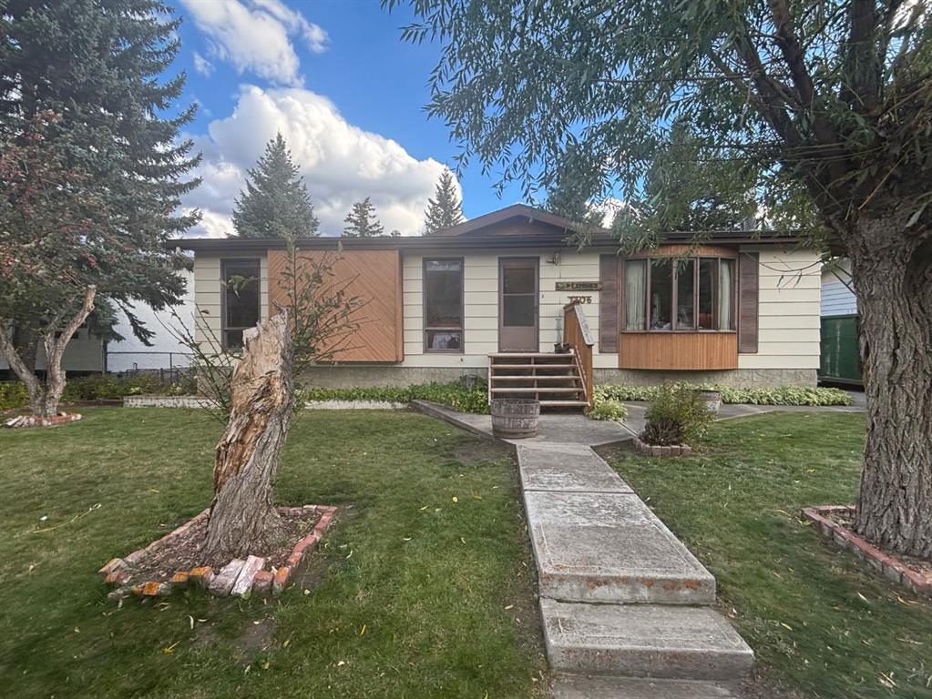 Picture of 7306 24 Avenue , Coleman Real Estate Listing