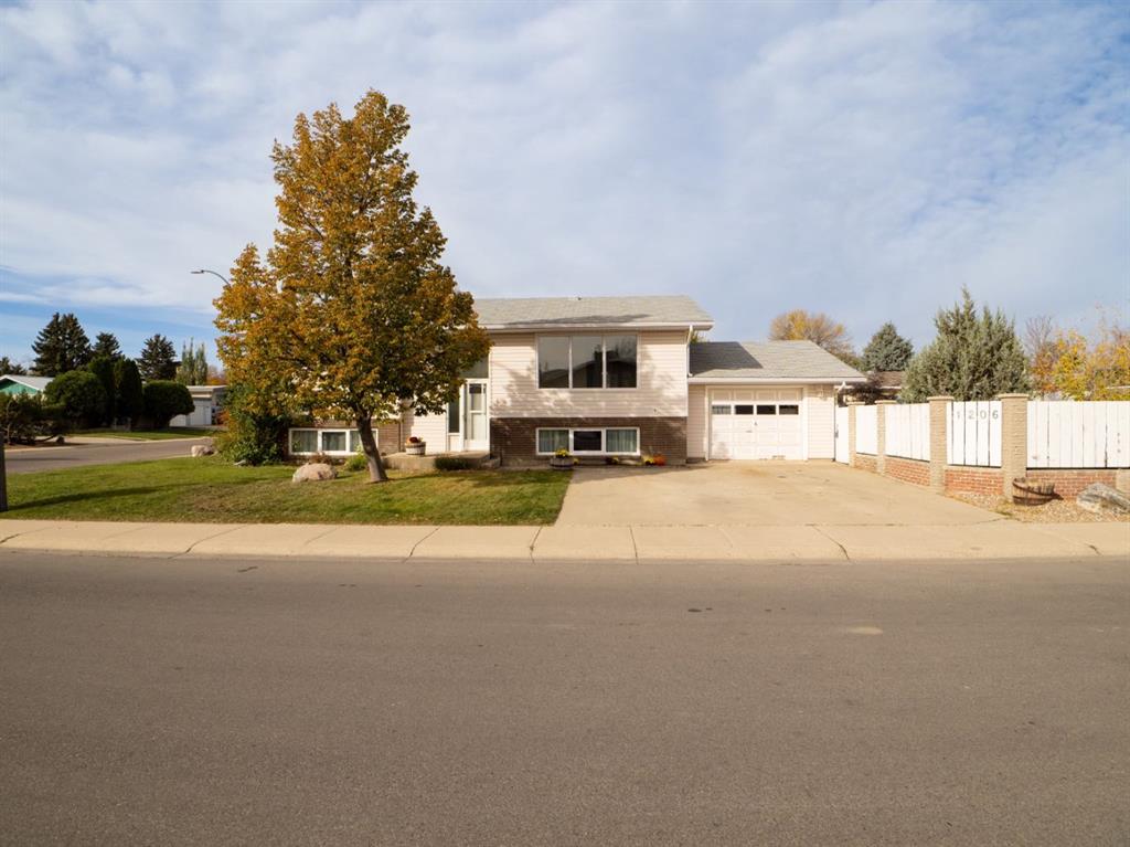 Picture of 1206 27th Street N, Lethbridge Real Estate Listing