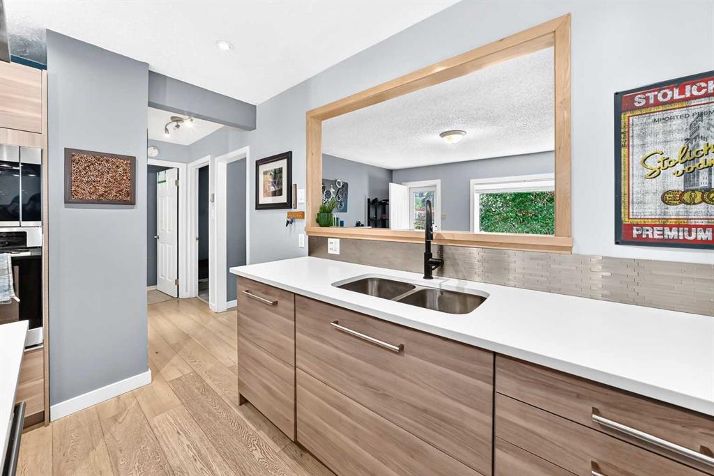 Picture of 8512 33 Avenue NW, Calgary Real Estate Listing
