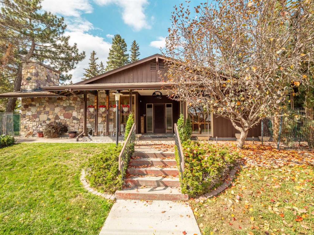 Picture of 1088 Morden Avenue , Pincher Creek Real Estate Listing