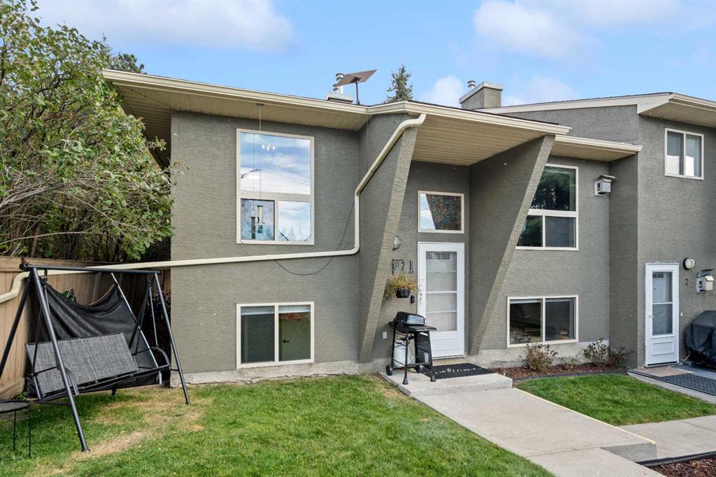 Picture of 1, 29 Poplar Avenue , Okotoks Real Estate Listing