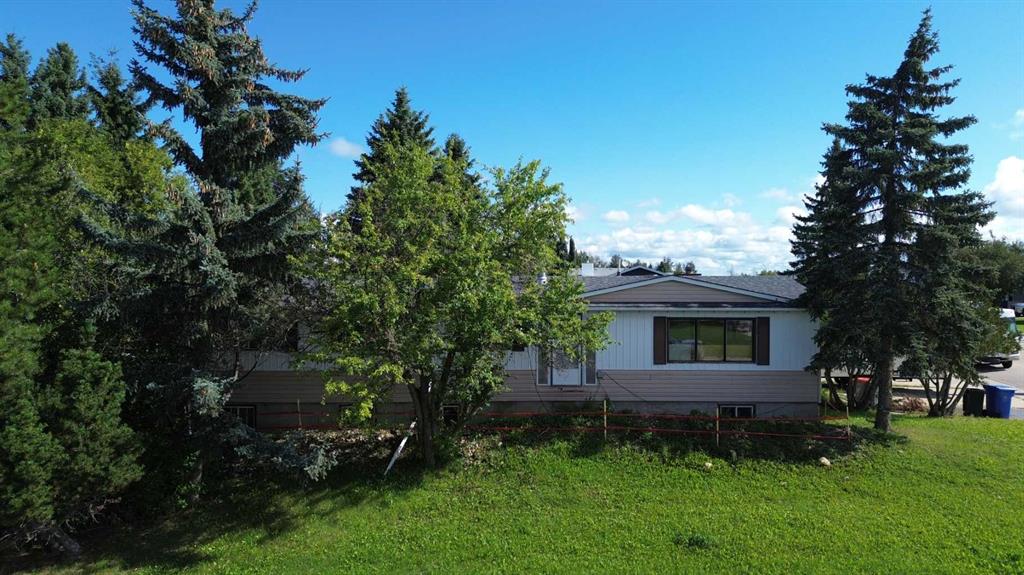 Picture of 700 8 Street , Fox Creek Real Estate Listing