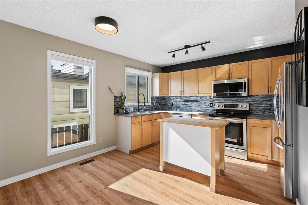 Picture of 4, 1918 24A Street SW, Calgary Real Estate Listing