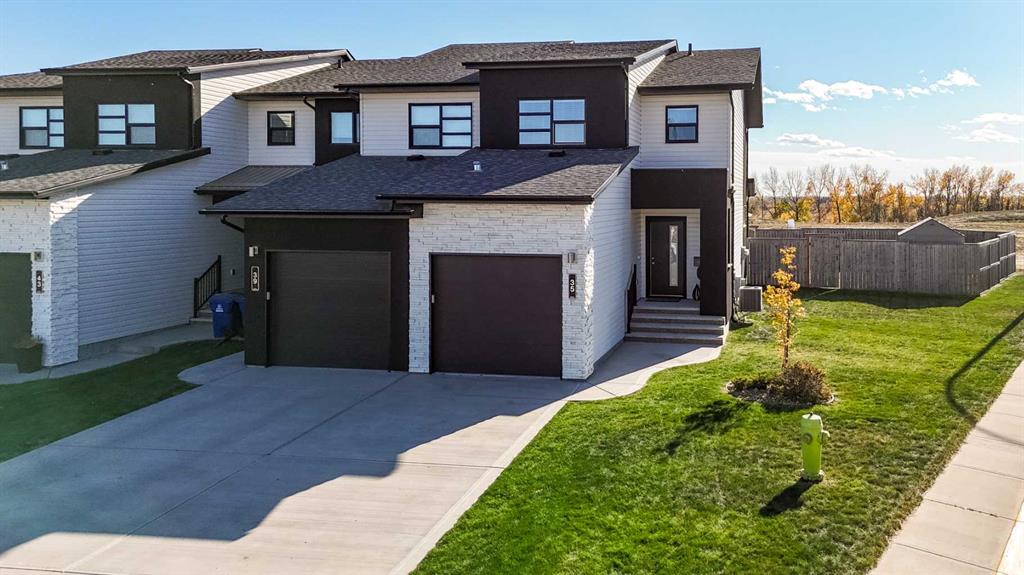 Picture of 35 Palmer Circle , Blackfalds Real Estate Listing
