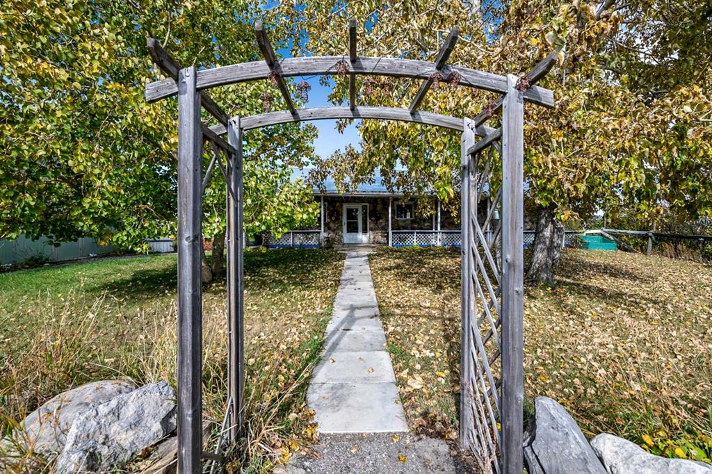 Picture of 64076 610 Avenue W, Rural Foothills County Real Estate Listing