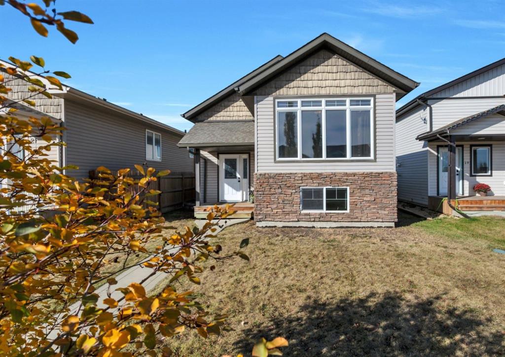 Picture of 20 Hammond Close , Sylvan Lake Real Estate Listing