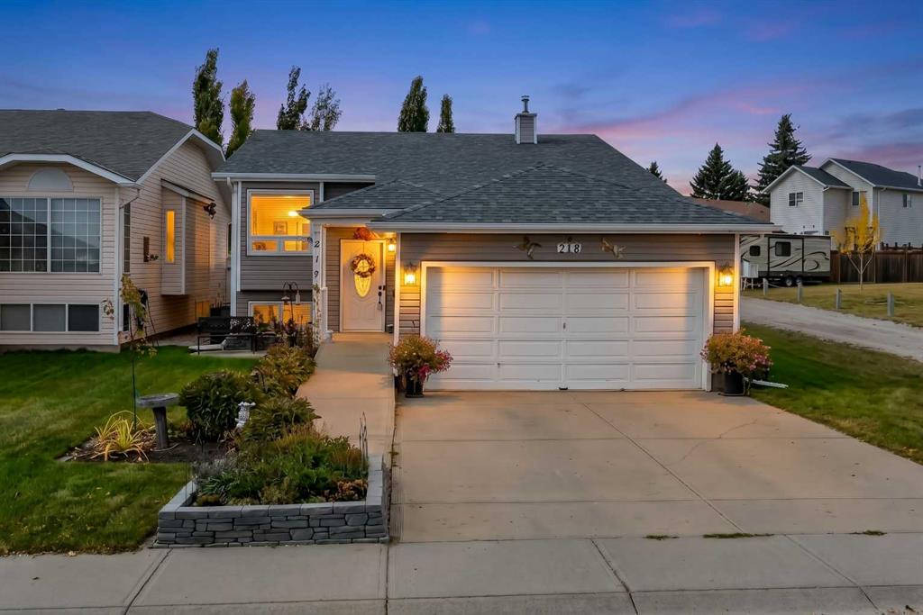 Picture of 218 Coventry Close NE, Calgary Real Estate Listing