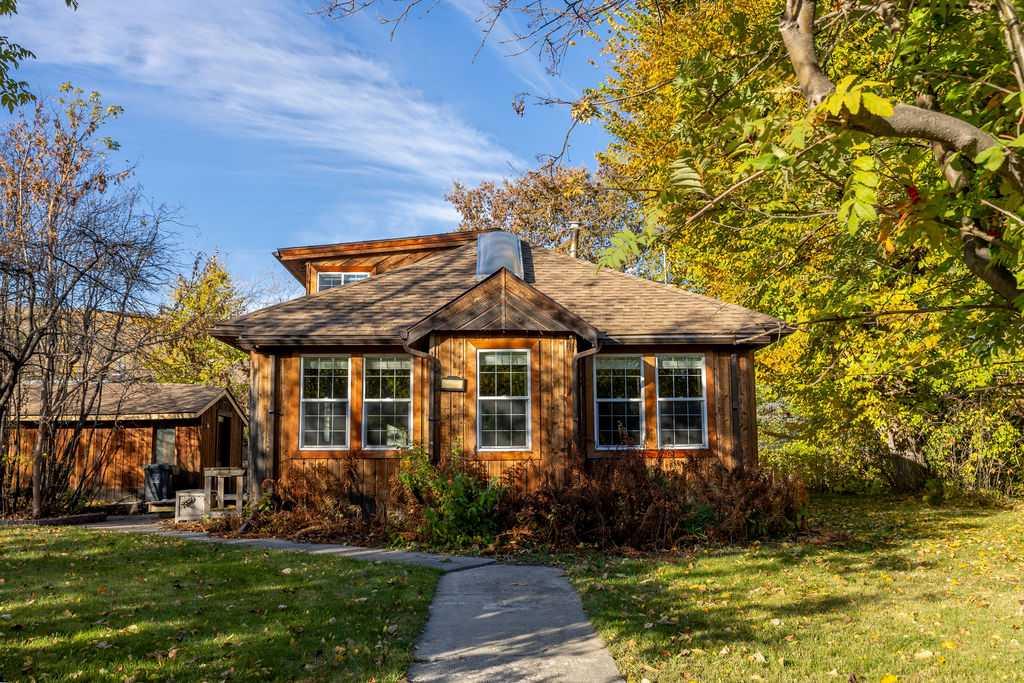 Picture of 10714 92 Street , Peace River Real Estate Listing