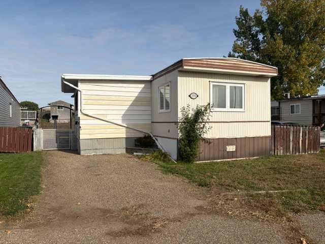 Picture of 255 Fleet Street SW, Medicine Hat Real Estate Listing