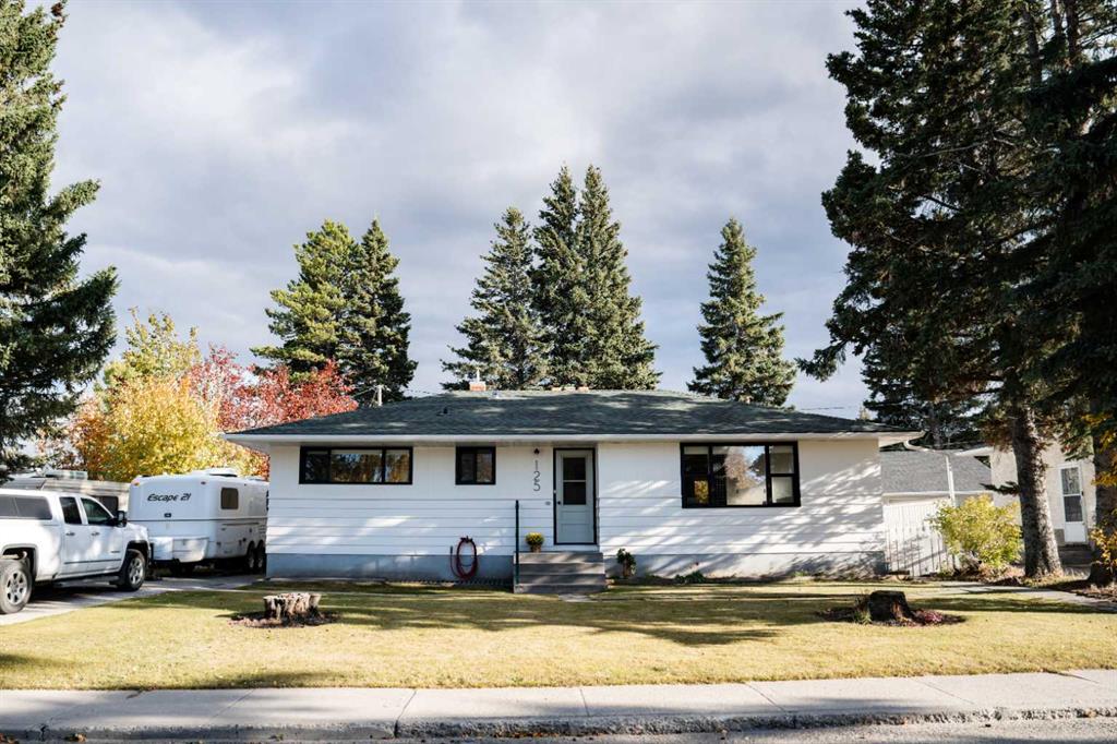 Picture of 125 Douglas Drive , Hinton Real Estate Listing