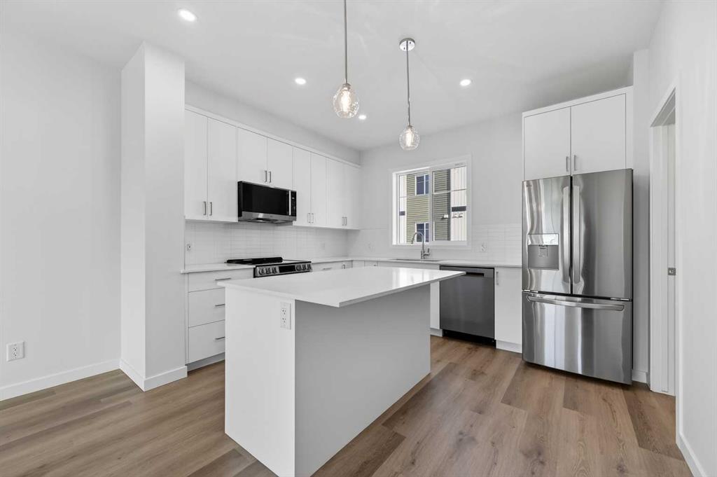 Picture of 26 Creekside Avenue SW, Calgary Real Estate Listing