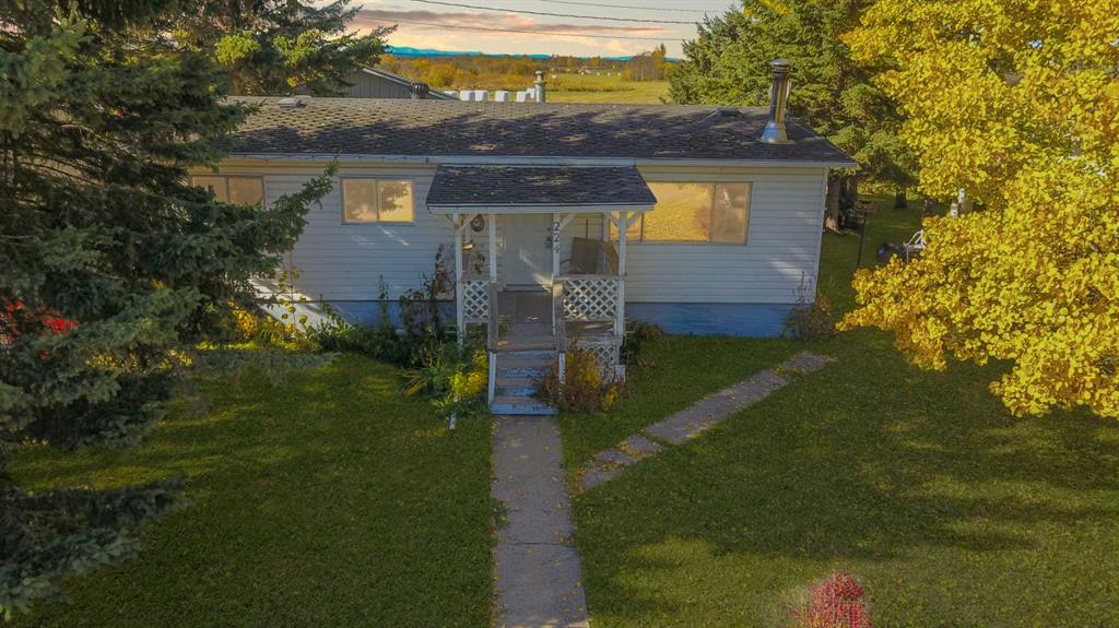 Picture of 224 5 Street NW, Sundre Real Estate Listing