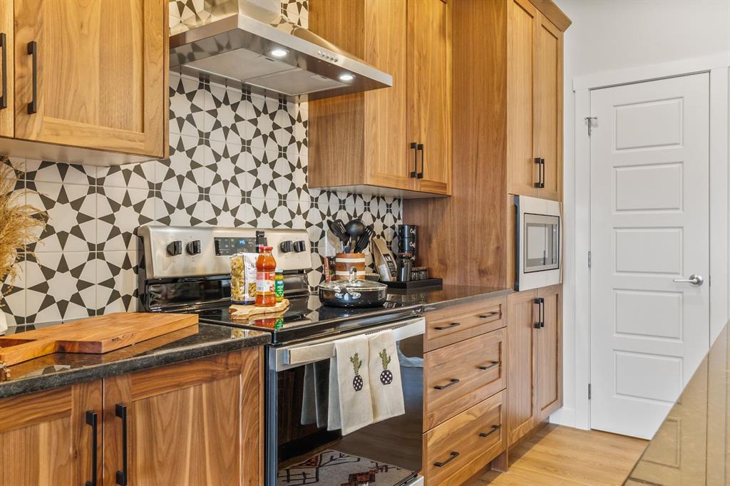 Picture of 10 Fireside Close , Cochrane Real Estate Listing