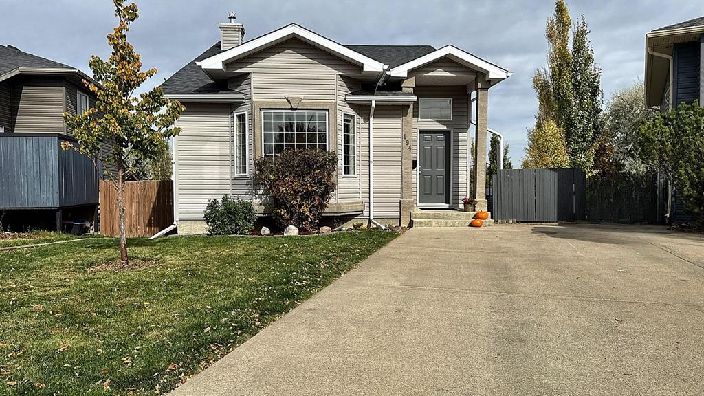 Picture of 194 Peigan Court W, Lethbridge Real Estate Listing