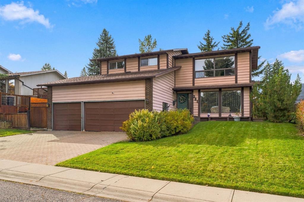 Picture of 331 Oakfern Crescent SW, Calgary Real Estate Listing