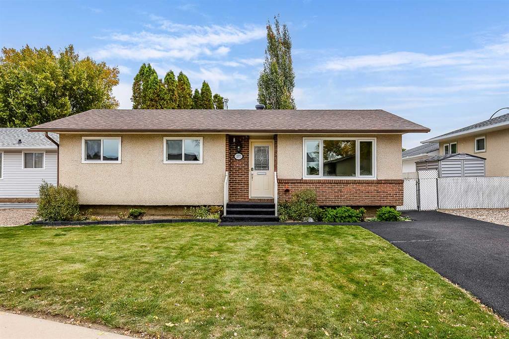 Picture of 2377 Ronan Place SE, Medicine Hat Real Estate Listing