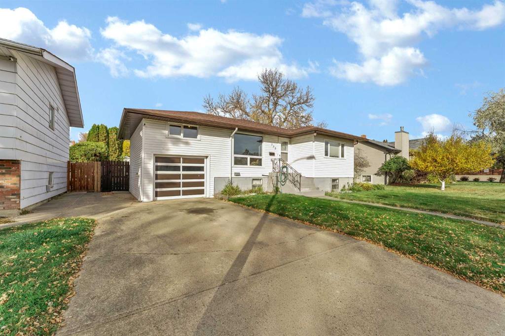 Picture of 330 9 Street SE, Medicine Hat Real Estate Listing
