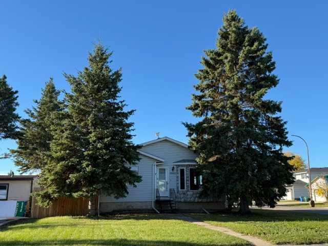 Picture of 10415 107 Avenue , High Level Real Estate Listing
