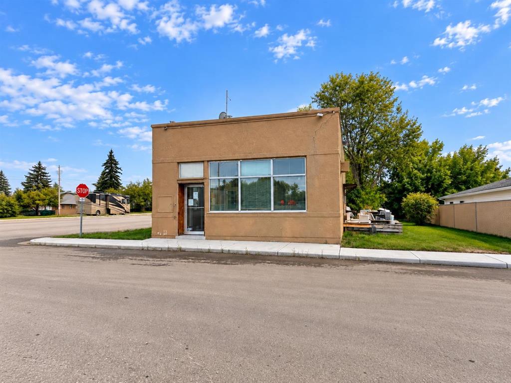 Picture of 721 Broadway Road , Standard Real Estate Listing