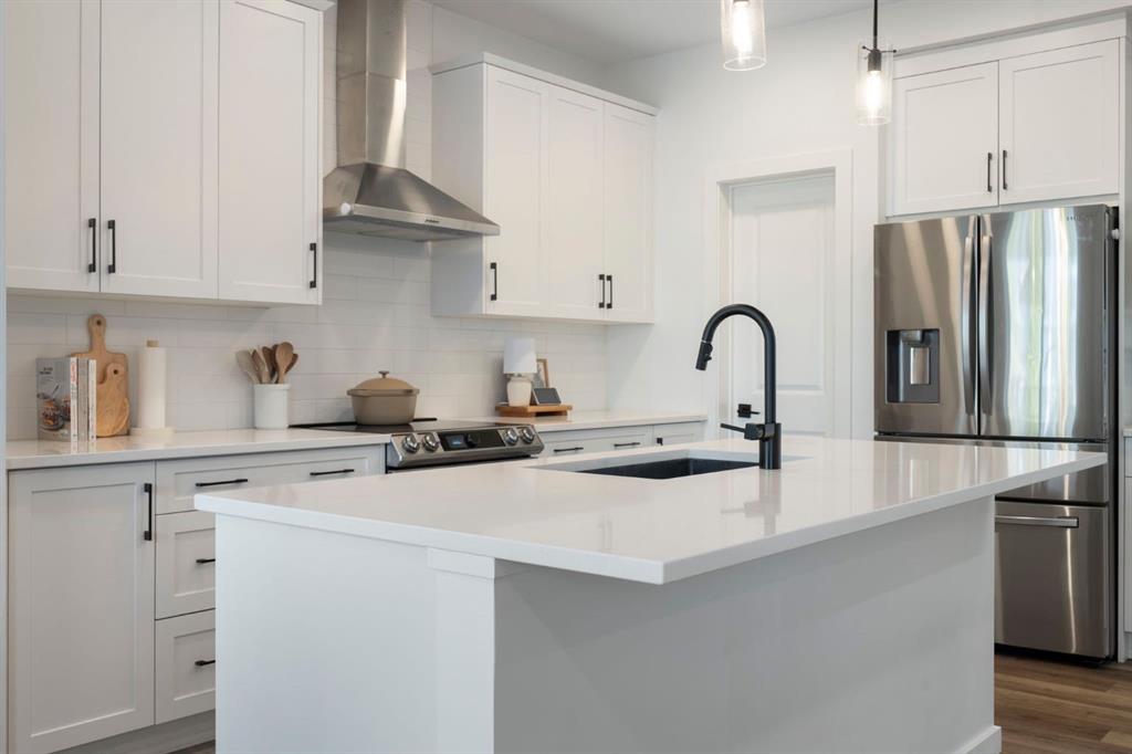 Picture of 59 Sundown Place , Cochrane Real Estate Listing