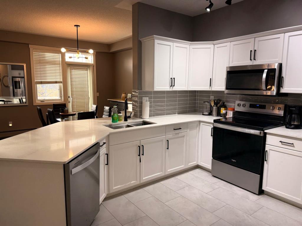 Picture of 301, 2411 Erlton Road SW, Calgary Real Estate Listing