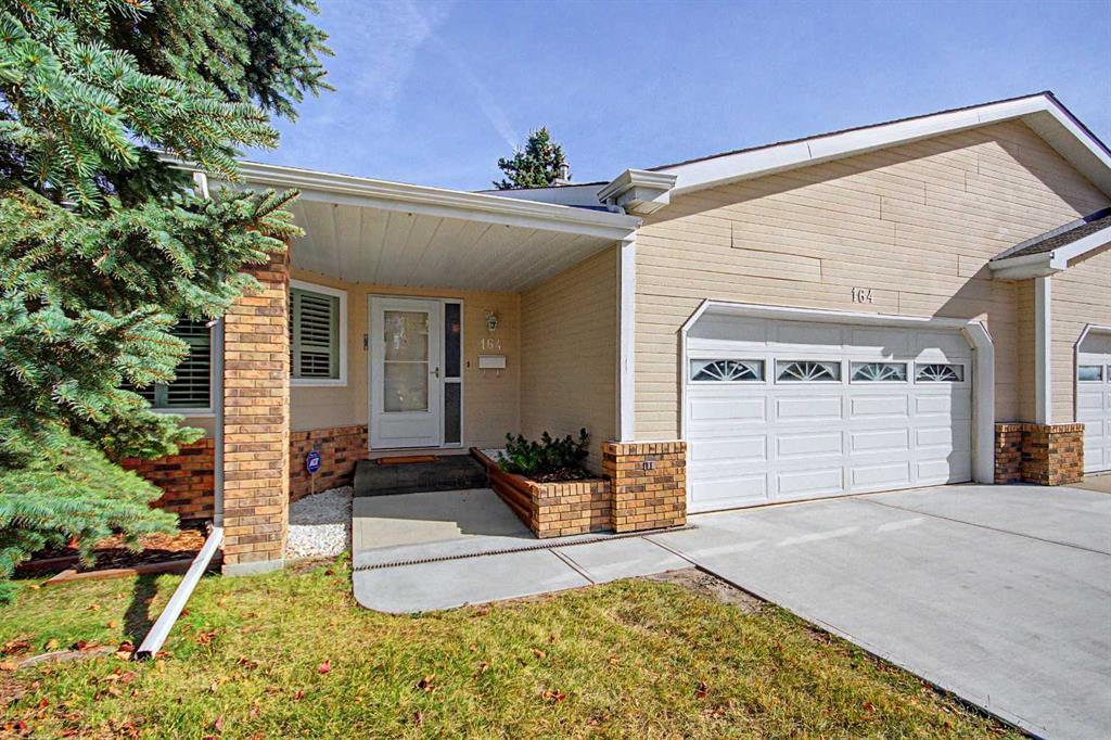 Picture of 164 Strathaven Circle SW, Calgary Real Estate Listing