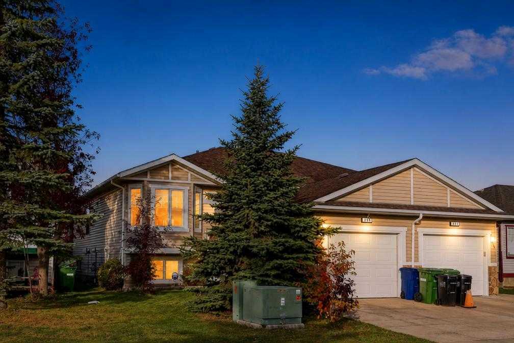 Picture of 445 Stonegate Way NW, Airdrie Real Estate Listing