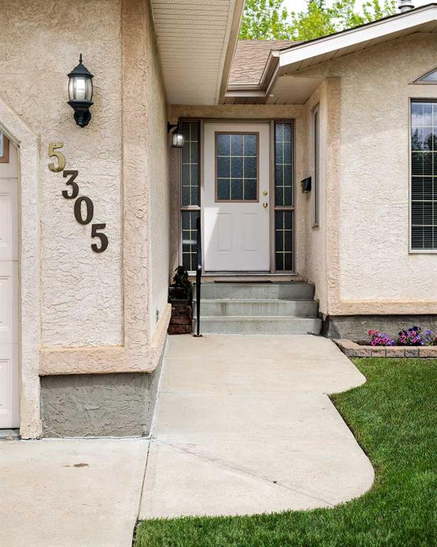 Picture of 5305 66 Street , Camrose Real Estate Listing