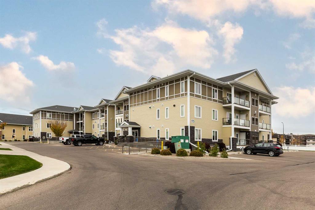 Picture of 204, 173 Fairmont Boulevard S, Lethbridge Real Estate Listing