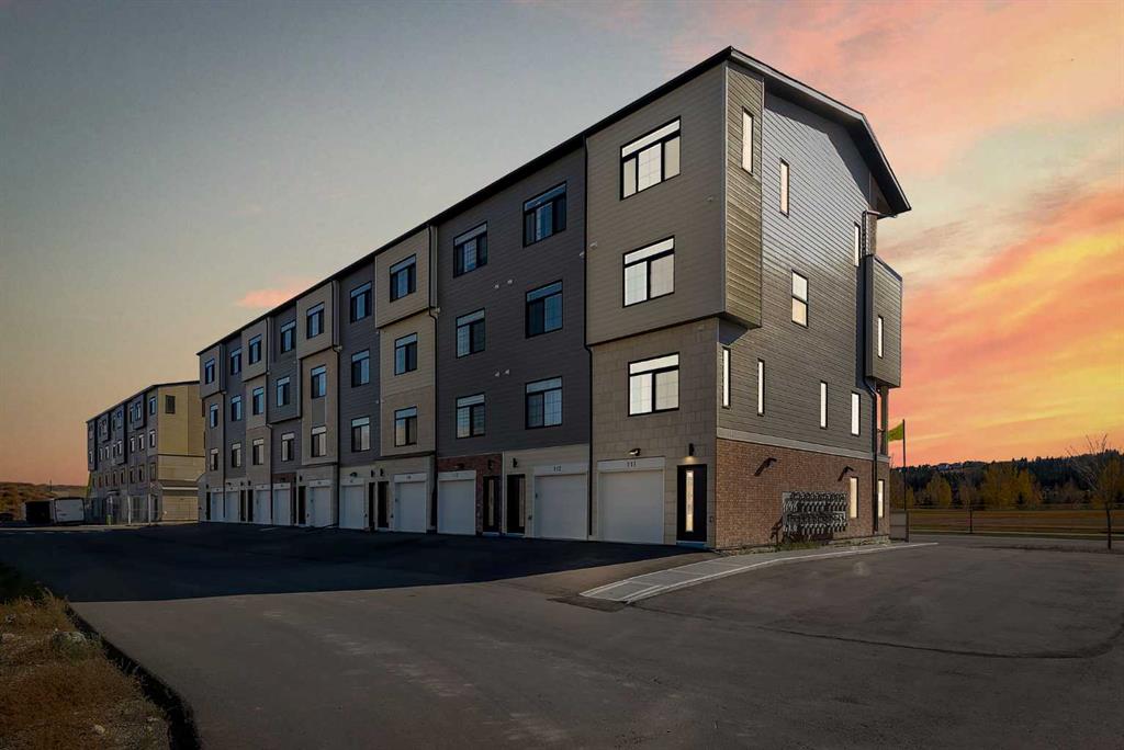 Picture of 111, 156 Park Street , Cochrane Real Estate Listing