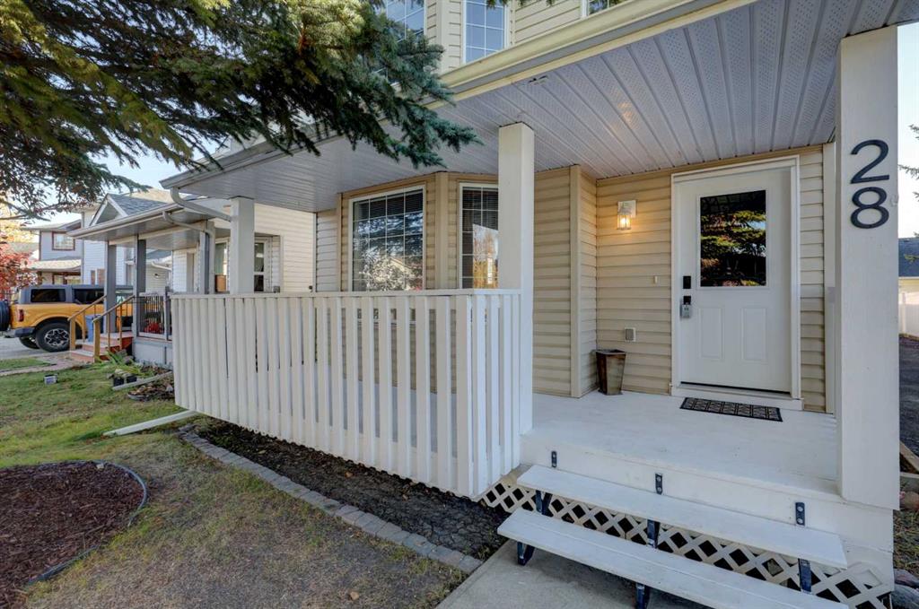 Picture of 28 Woodside Circle NW, Airdrie Real Estate Listing