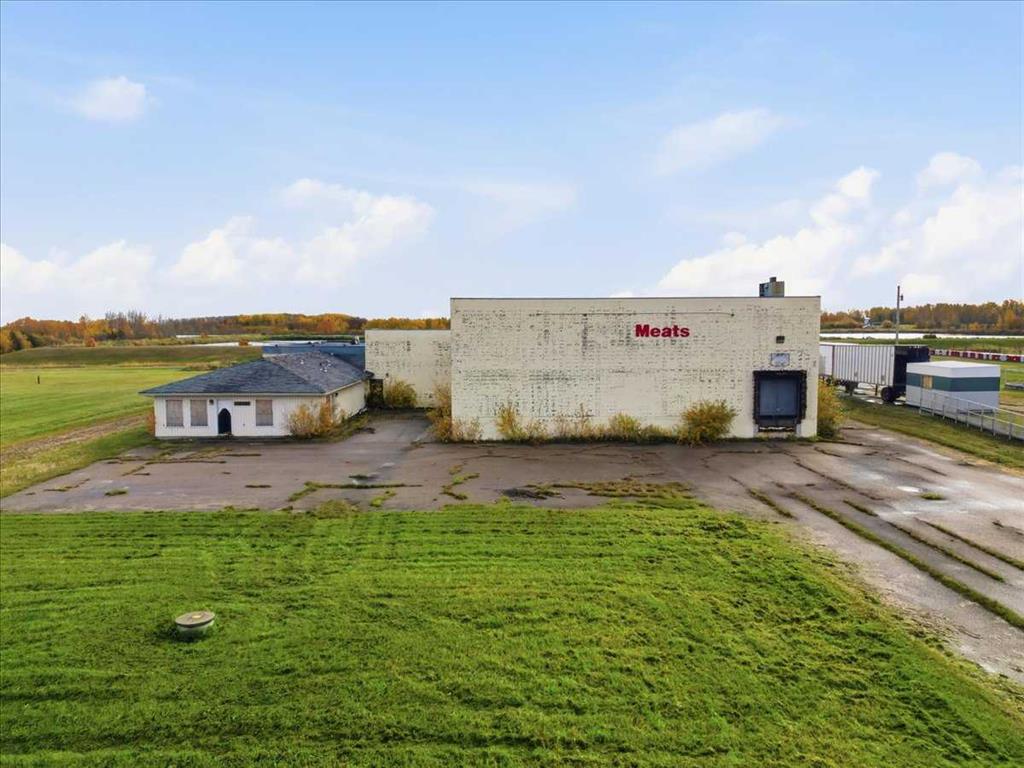 Picture of 5717 50 Street , Warburg Real Estate Listing