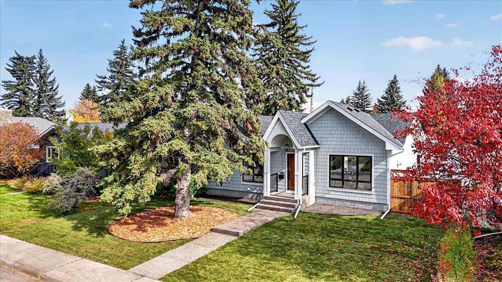Picture of 60 Governor Drive SW, Calgary Real Estate Listing