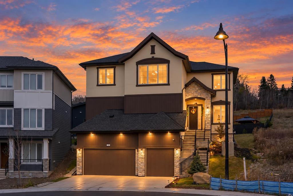 Picture of 148 Crestridge Terrace SW, Calgary Real Estate Listing